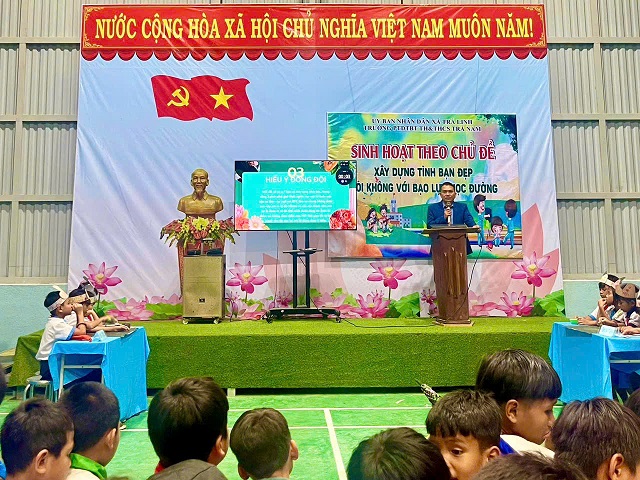 Liên đội nhà trường tổ chức sinh hoạt theo chủ đề “Xây dựng tình bạn đẹp – Nói không với bạo lực học đường”