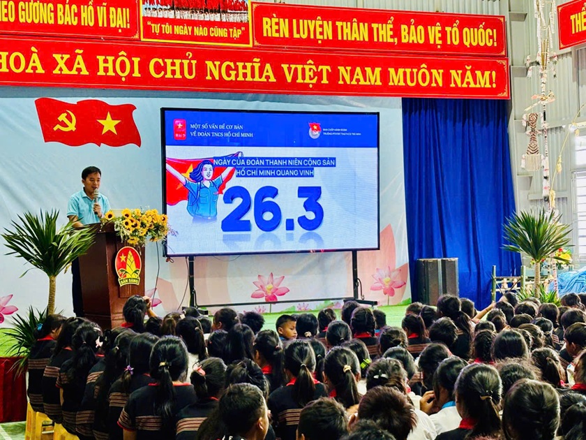 Liên đội nhà trường tổ chức lớp cảm tình Đoàn – Giáo dục truyền thống, khơi dậy lý tưởng thanh niên